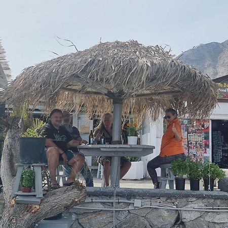 Pleasure Seaside Rooms Perissa  Bagian luar foto