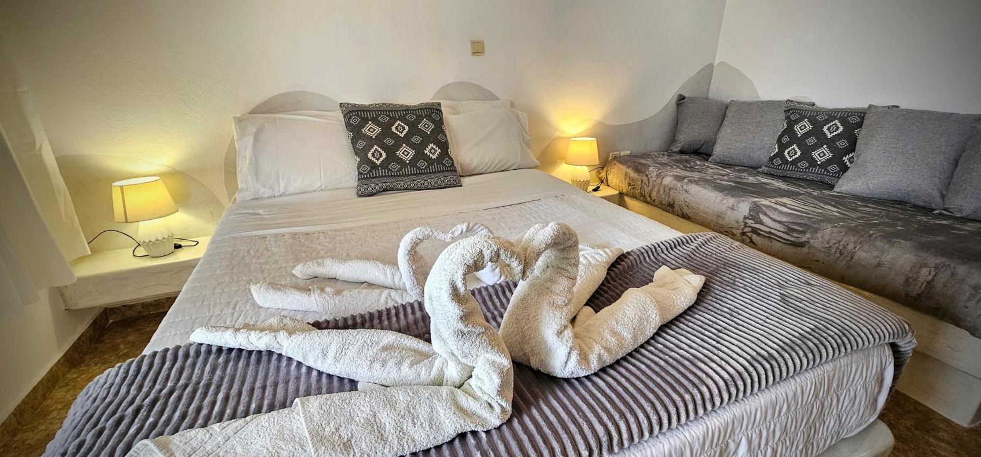 Pleasure Seaside Rooms Perissa  Bagian luar foto