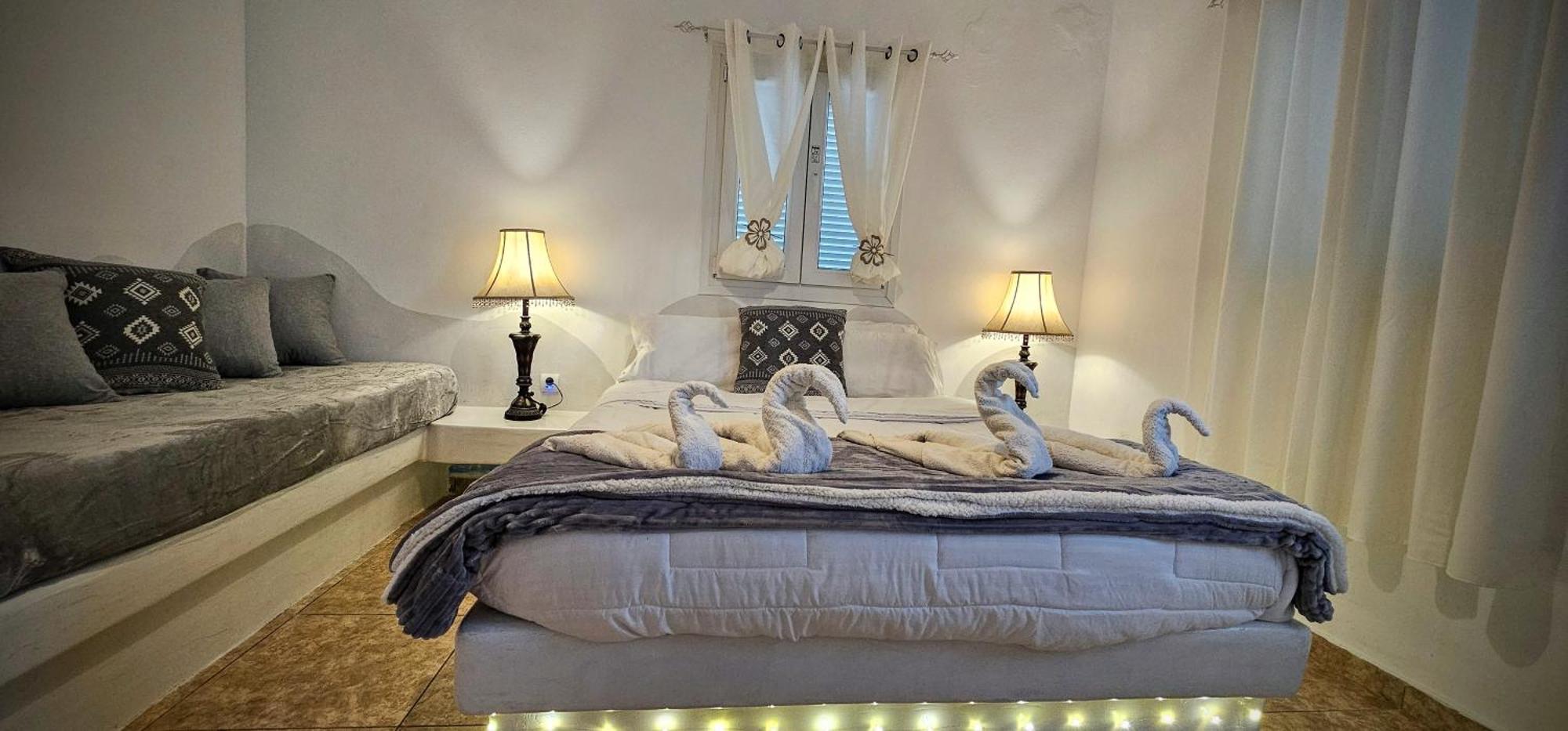 Pleasure Seaside Rooms Perissa  Bagian luar foto