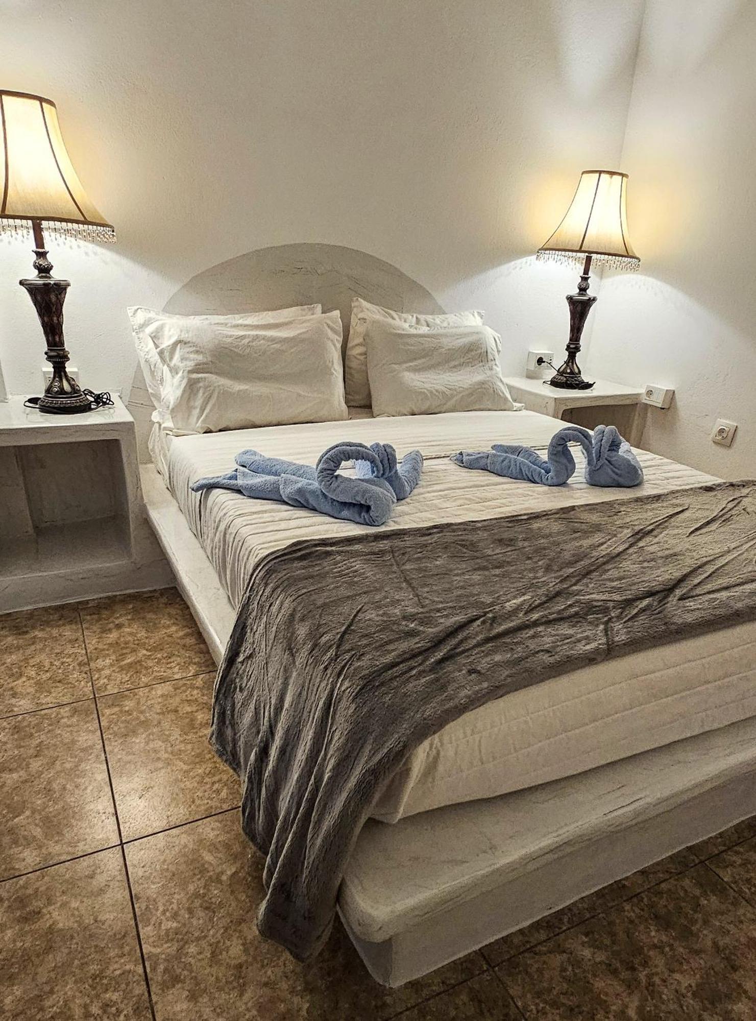 Pleasure Seaside Rooms Perissa  Bagian luar foto