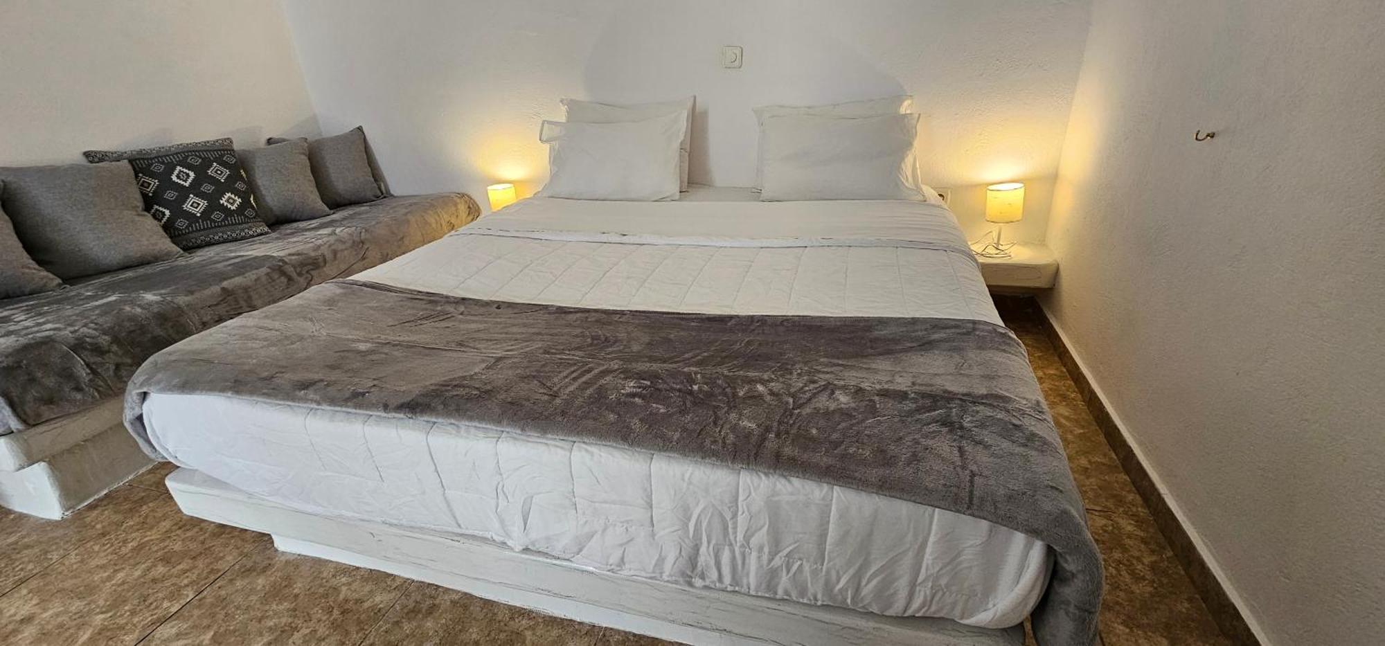 Pleasure Seaside Rooms Perissa  Bagian luar foto
