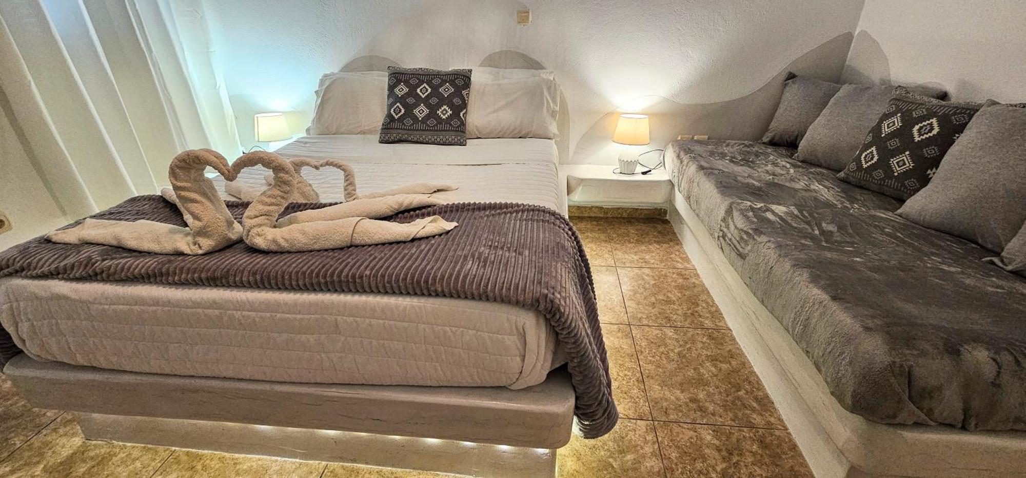 Pleasure Seaside Rooms Perissa  Bagian luar foto