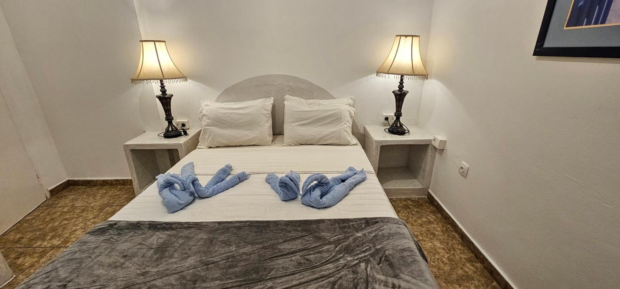 Pleasure Seaside Rooms Perissa  Bagian luar foto